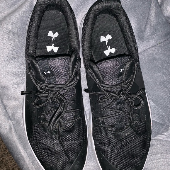 Shoes - Picture 3 of 4